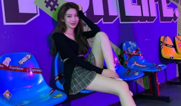 全家在椅子吃瓜爆料,吃瓜爆料笑翻天